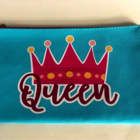Cosmetic Bag “QUEEN” 👑🦋 - Picture 2 of 3